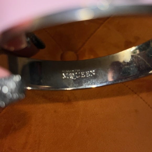 Alexander McQueen lavender enamel skull bangle - Picture 3 of 5